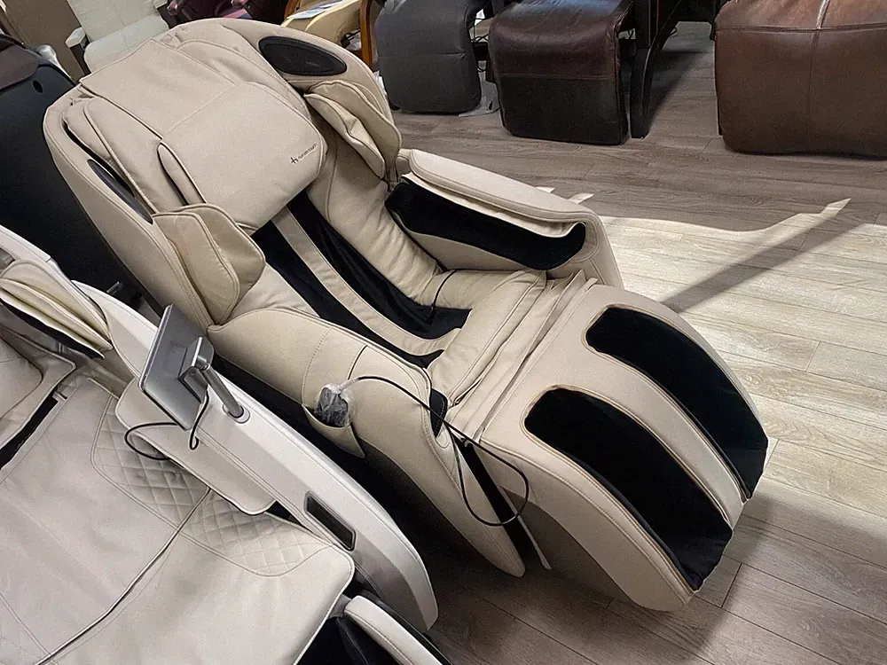 Cream Human Touch Quies Zero Gravity Massage Chair Recliner + Dual Lumbar Heat