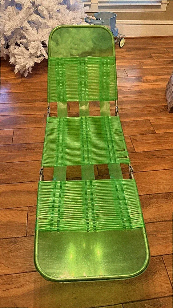 Jelly Vinyl Tube Folding Chaise Lounge Lawn Beach Chair Green Vintage Retro