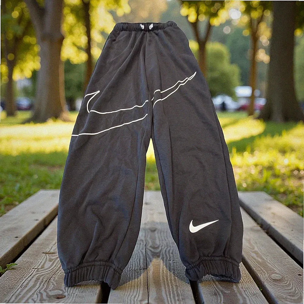Nike Jogger Sweatpant Club Fleece Big Swoosh Oversized Baggy DV3256-010 Youth XL