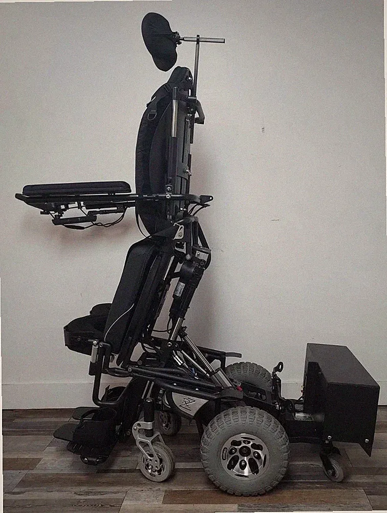 REDMAN CHIEF 107-ZRX STANDING POWER CHAIR.VERTICAL STANDING, RECLINE,LEGS .9 MPH