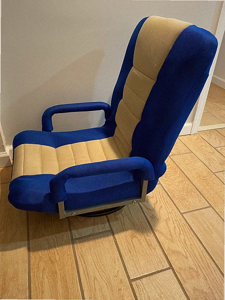 Retro Style Gaming Chair - Low Ground Recliner - 360 swivel - Blue/Beige.